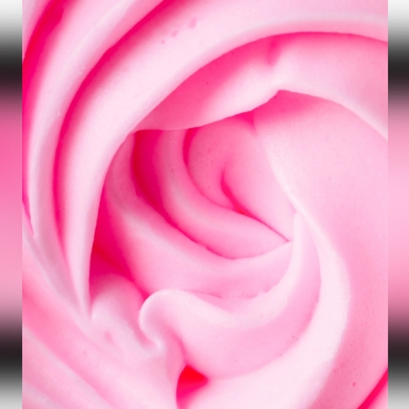 TRULY Beauty's Coco Rose Fudge Whipped Body Butter - Picture 5 of 7